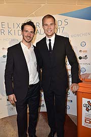 Felix Neureuther, Holger Badstuber / 4. Felix & Friends For Kids Gala 2017 im Hotel Vier Jahreszeiten Kempinski in München am 07.10.2017 / Foto: BrauerPhotos / S.Brauer fuer Luebmedia